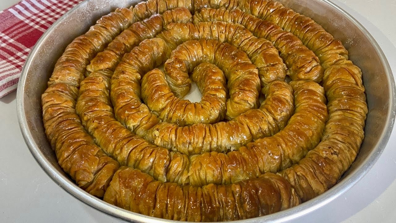 Burma baklava - spiral şeklinde sarılmış özel baklava çeşidi