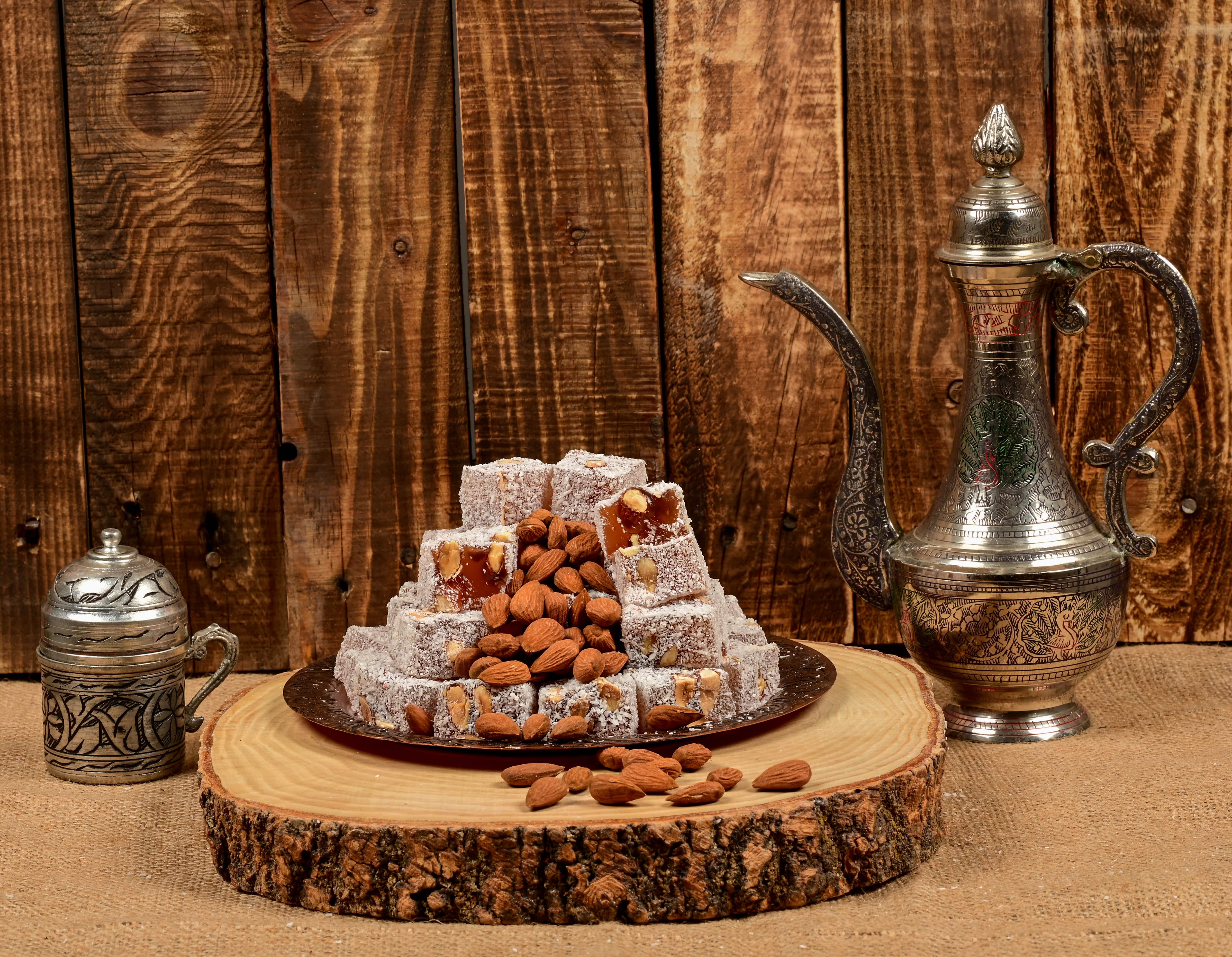 Bademli lokum - ince kıyılmış bademlerle hazırlanmış özel lokum