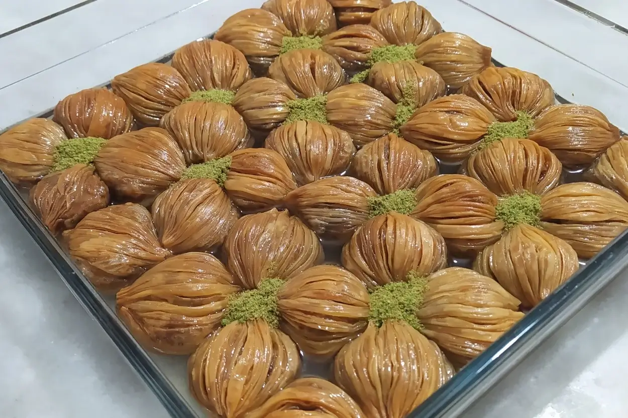 Baklava yufkası - ince ve esnek yufka katmanları